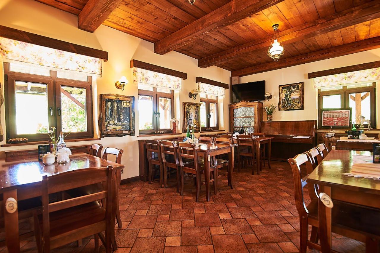 치스나 Karczma Brzeziniak B&B 외부 사진