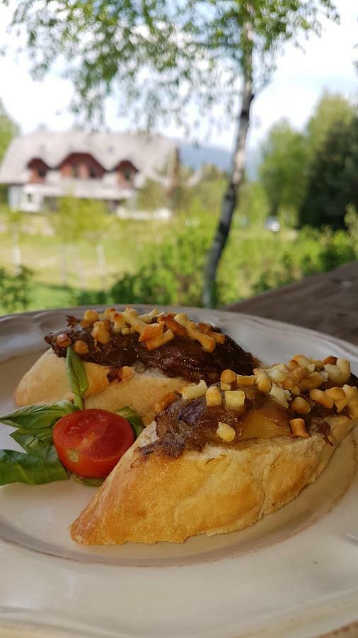 치스나 Karczma Brzeziniak B&B 외부 사진
